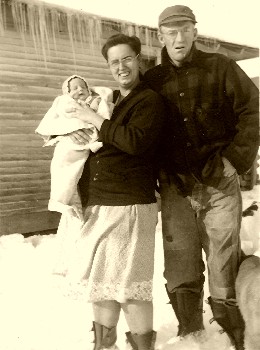 Martha & Otto BAYHA with firstborn, Carl George BAYHA